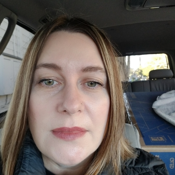 Meet your Posher, Serena - Picture 2 of 6